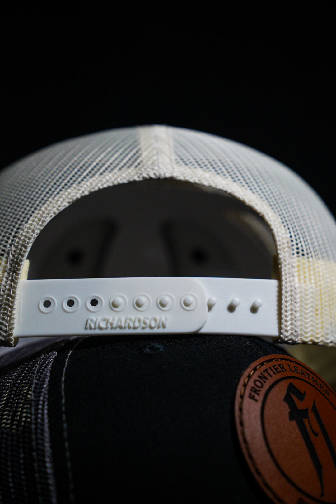 Trucker hat - Brown - Camping patch